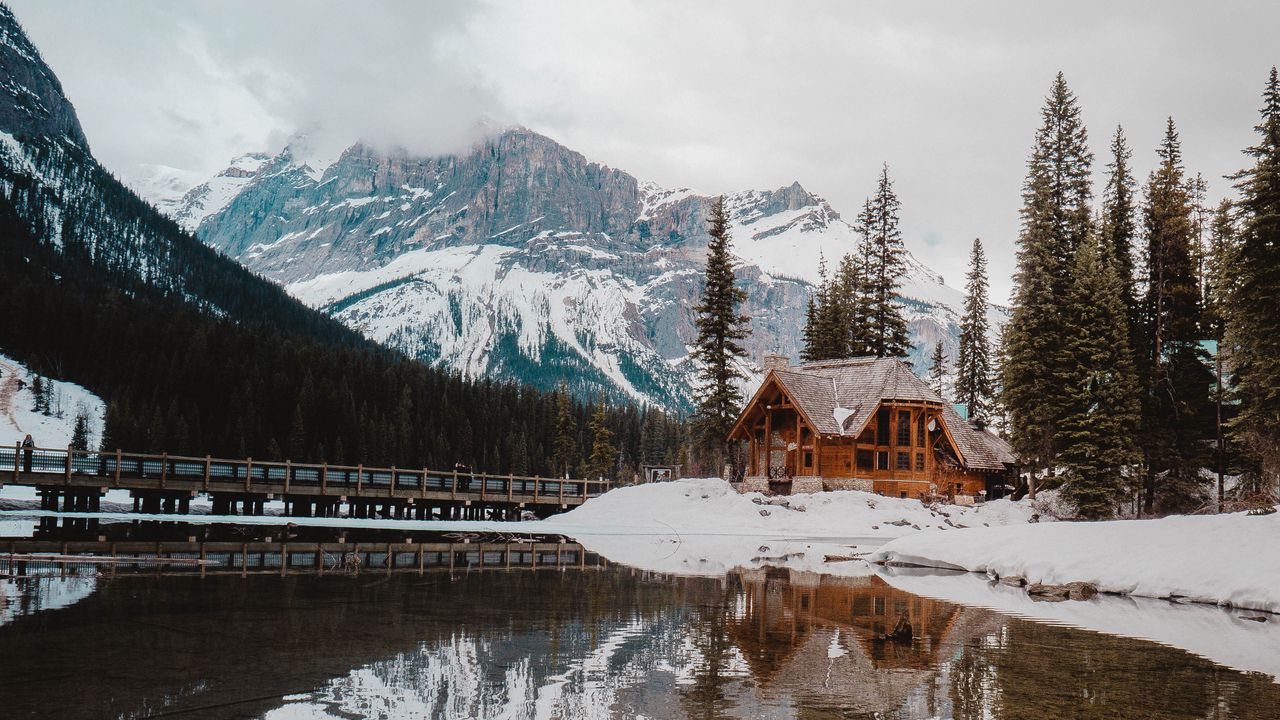 Wallpaper lake, house, mountains, snow, landscape