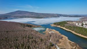 Preview wallpaper lake, ice, coast, trees, forest