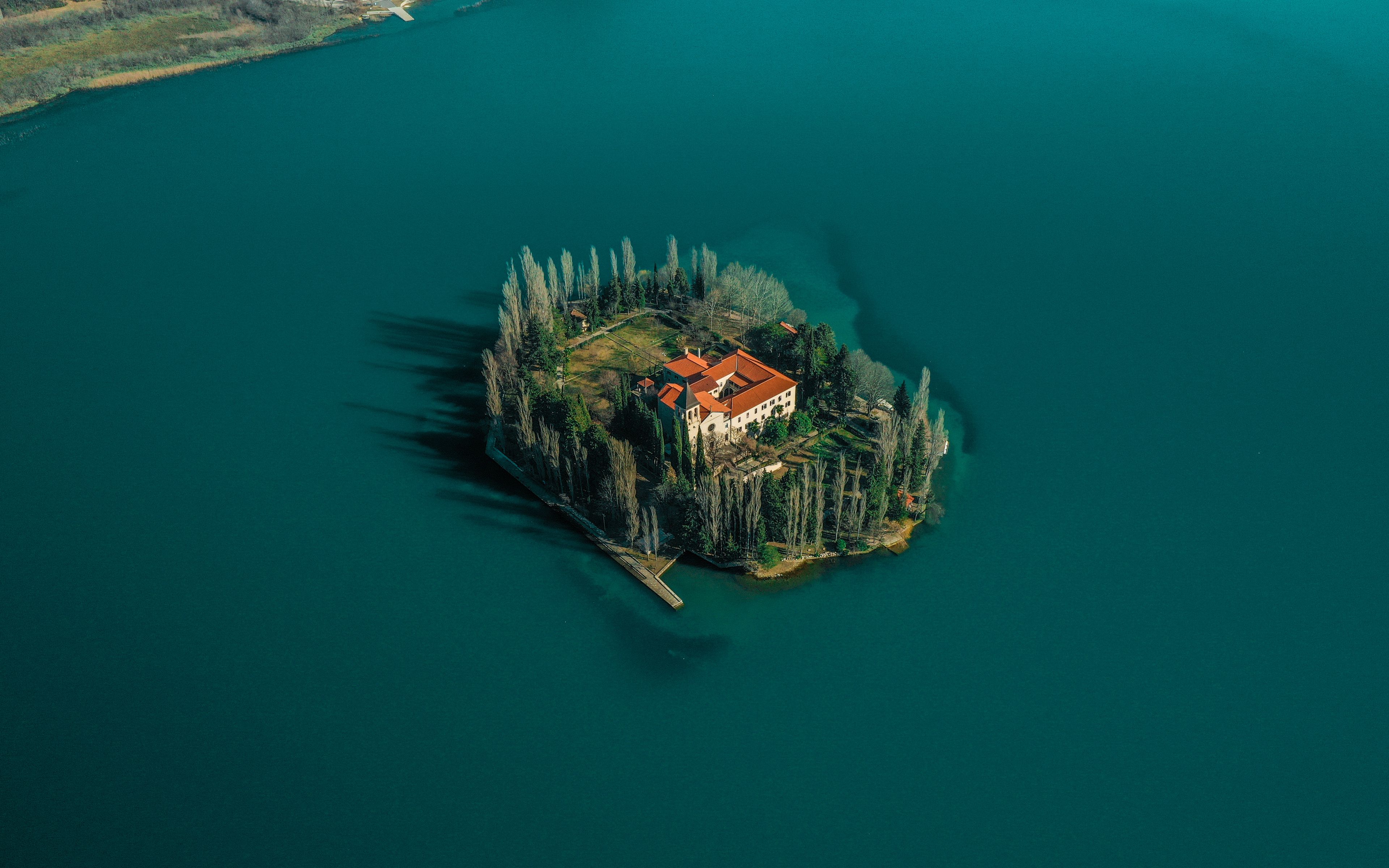 Download wallpaper 3840x2400 lake, island, aerial view, trees, house 4k ...