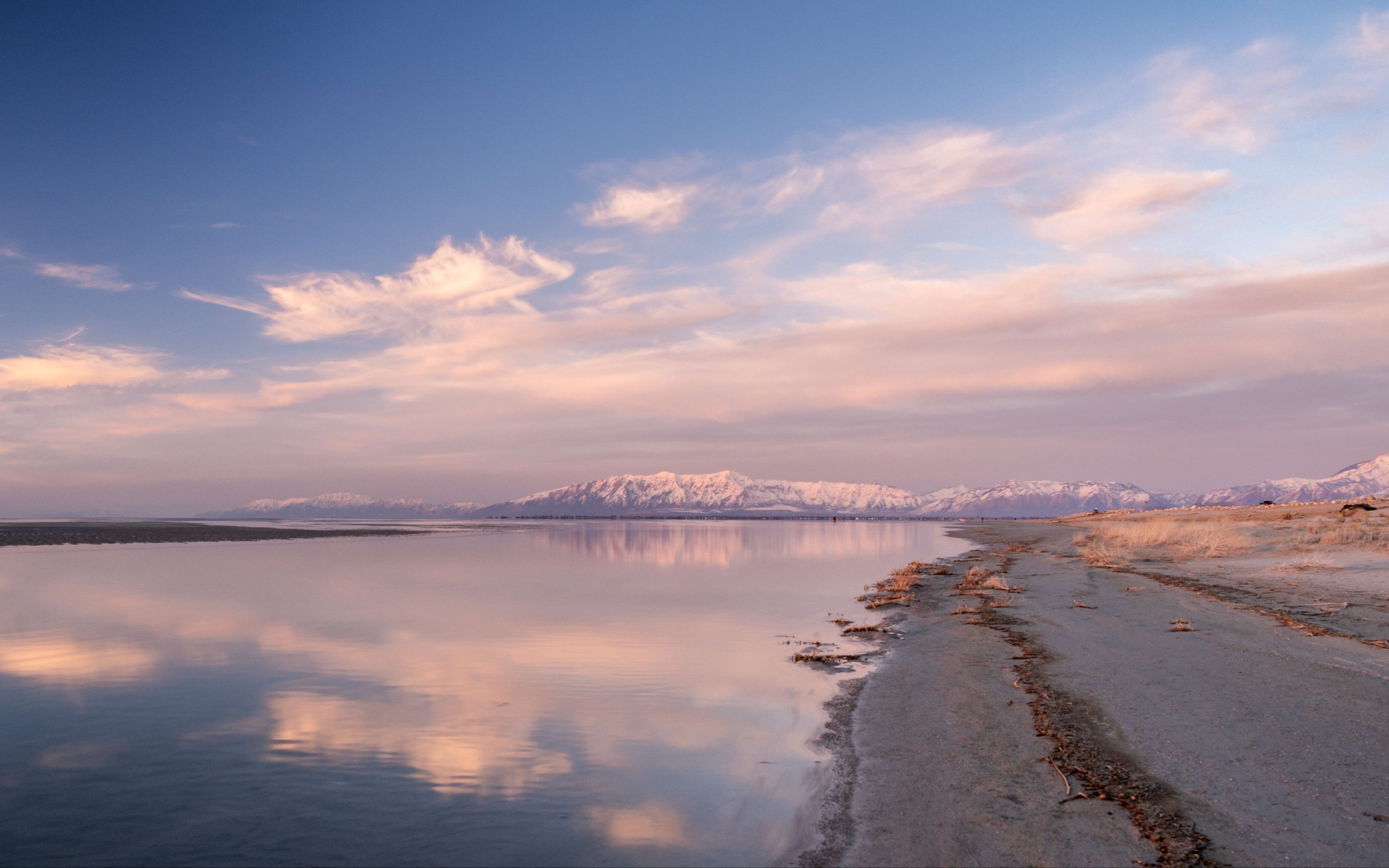 Download Wallpaper 3840x2400 Lake, Landscape, Mountains, Reflection 4k 