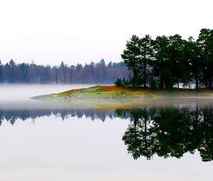 Preview wallpaper lake, morning, fog, trees, island, landscape