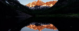 Preview wallpaper lake, mountain, reflection, dusk