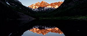 Preview wallpaper lake, mountain, reflection, dusk