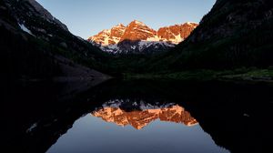 Preview wallpaper lake, mountain, reflection, dusk