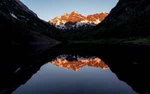 Preview wallpaper lake, mountain, reflection, dusk