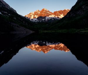 Preview wallpaper lake, mountain, reflection, dusk