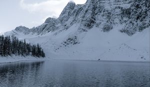 Preview wallpaper lake, mountain, snow, winter, landscape
