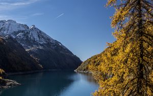 Preview wallpaper lake, mountain, trees, autumn