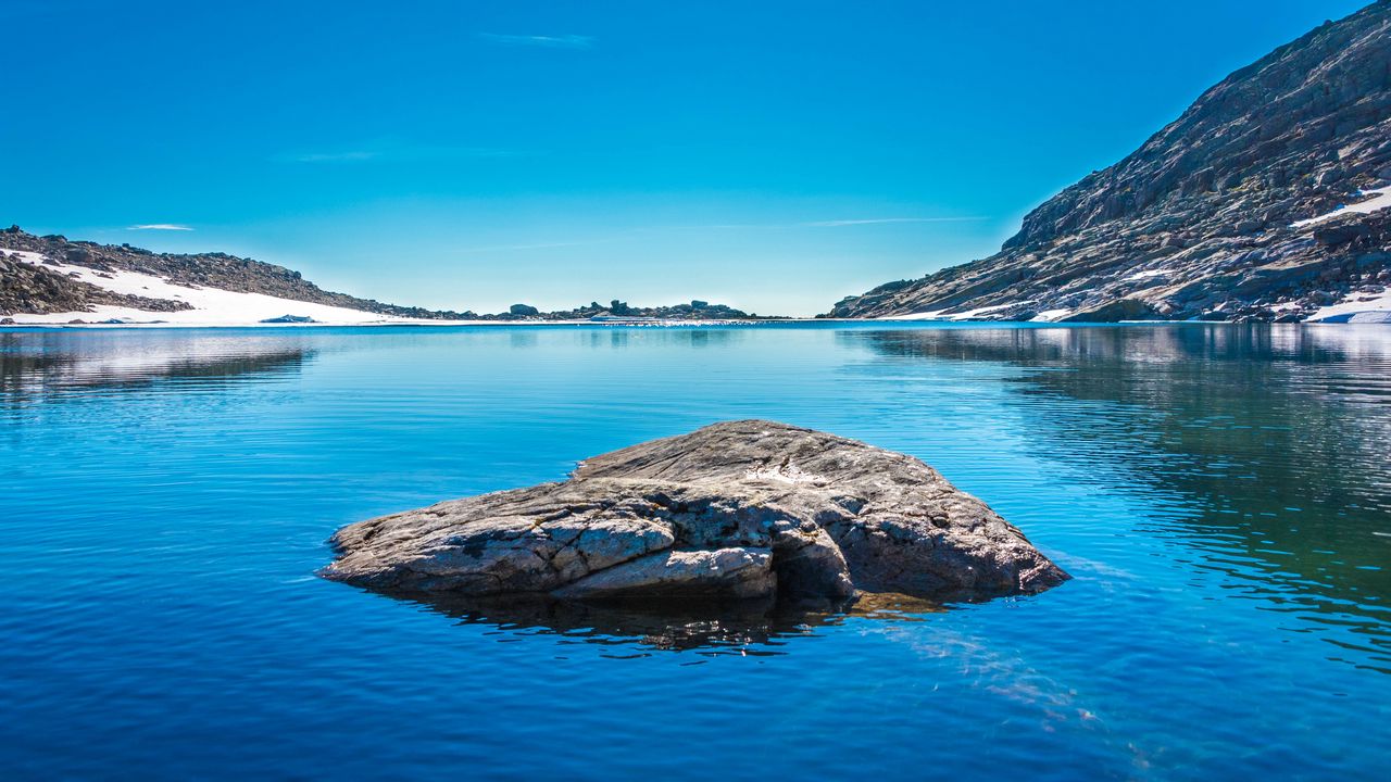 Wallpaper lake, mountains, blue water