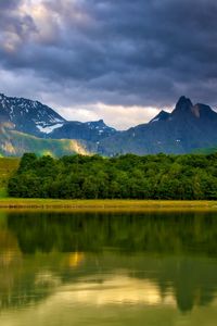 Preview wallpaper lake, mountains, coast, trees, clouds, silence, before a rain