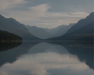 Preview wallpaper lake, mountains, fog, water, splash