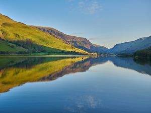 Preview wallpaper lake, mountains, hills, water, reflection
