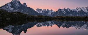 Preview wallpaper lake, mountains, reflection, dusk, landscape