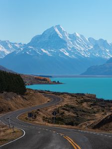 Preview wallpaper lake, mountains, road, lake pukaki, new zealand