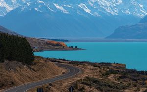 Preview wallpaper lake, mountains, road, lake pukaki, new zealand