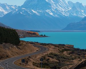 Preview wallpaper lake, mountains, road, lake pukaki, new zealand