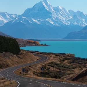 Preview wallpaper lake, mountains, road, lake pukaki, new zealand