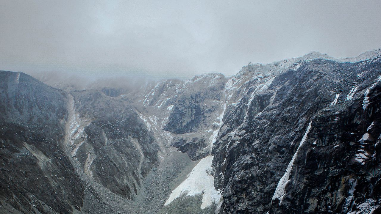 Wallpaper lake, mountains, rocks, stones, clouds