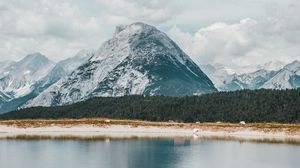 Preview wallpaper lake, mountains, shore, forest, landscape