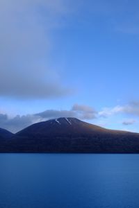 Preview wallpaper lake, mountains, sky, horizon