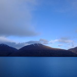 Preview wallpaper lake, mountains, sky, horizon