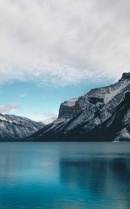 Preview wallpaper lake, mountains, snow, lake minnewanka, canada