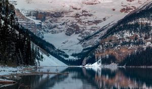 Preview wallpaper lake, mountains, snow, top, lake louise, canada