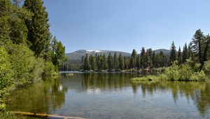 Preview wallpaper lake, mountains, trees, forest, reflection, landscape