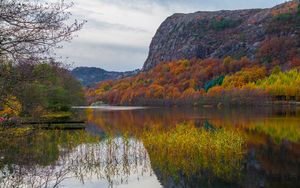 Preview wallpaper lake, mountains, trees, reflection, autumn, landscape