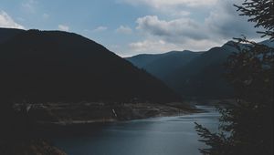 Preview wallpaper lake, mountains, twilight, evening, sky
