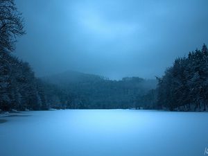 Preview wallpaper lake, night, frozen, surface, ice, blue