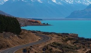 Preview wallpaper lake pukaki, new zealand, road, mountains, turn