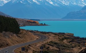 Preview wallpaper lake pukaki, new zealand, road, mountains, turn