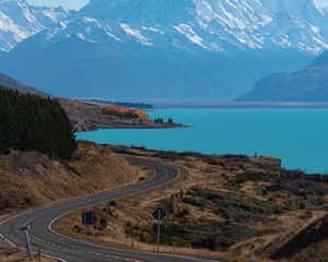 Preview wallpaper lake pukaki, new zealand, road, mountains, turn