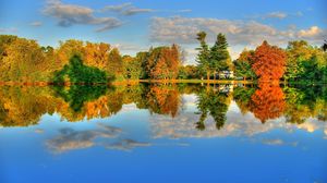 Preview wallpaper lake, reflection, trees, autumn, colors, coast, house