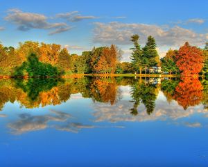 Preview wallpaper lake, reflection, trees, autumn, colors, coast, house