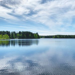 Preview wallpaper lake, ripples, trees, forest, sky, clouds, nature