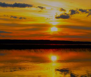 Preview wallpaper lake, river, reflection, water, sun, sunset, landscape, dark