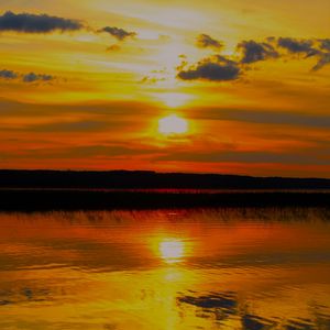 Preview wallpaper lake, river, reflection, water, sun, sunset, landscape, dark