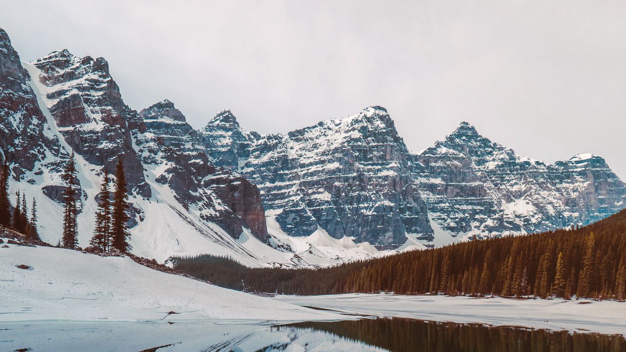 Wallpaper lake, rocks, stones, snow, snowy