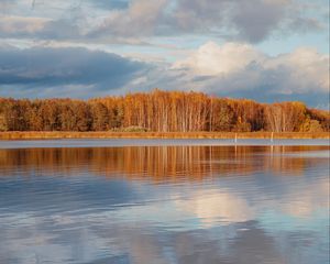 Preview wallpaper lake, shore, autumn, water, reflection, nature