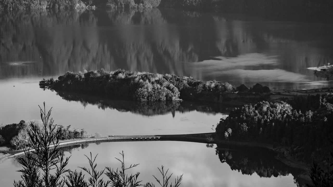 Wallpaper lake, shore, cliff, bw, landscape