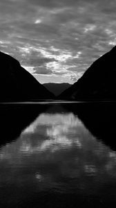Preview wallpaper lake, slope, bw, reflection