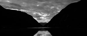 Preview wallpaper lake, slope, bw, reflection
