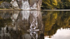 Preview wallpaper lake, spray, splash, water, surface