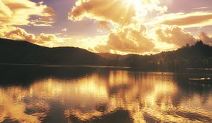 Preview wallpaper lake, sun, rays, forest, nature