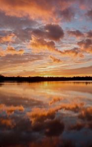 Preview wallpaper lake, sunset, dusk, water, reflection