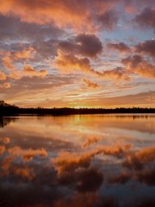 Preview wallpaper lake, sunset, dusk, water, reflection