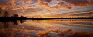 Preview wallpaper lake, sunset, dusk, water, reflection