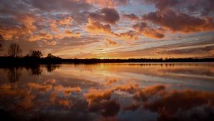 Preview wallpaper lake, sunset, dusk, water, reflection
